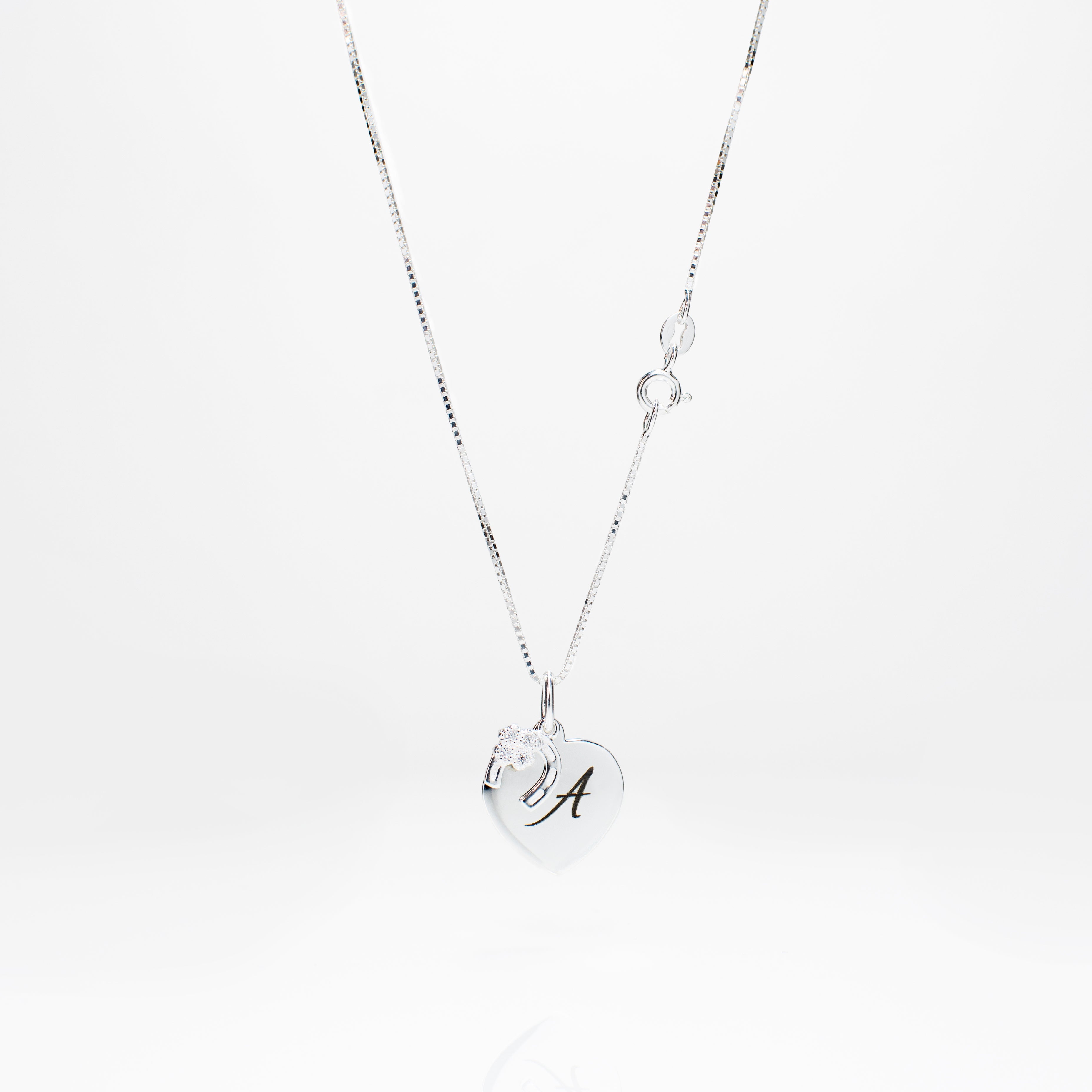 Womens heart shaped pendant horse shoe charm personalised necklace
