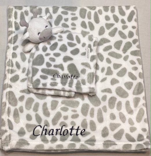 baby personalised giraffe comforter and blanket set | personalised giraffe baby gift set | giraffe comforter with baby blanket | embroidered giraffe blanket and comforter